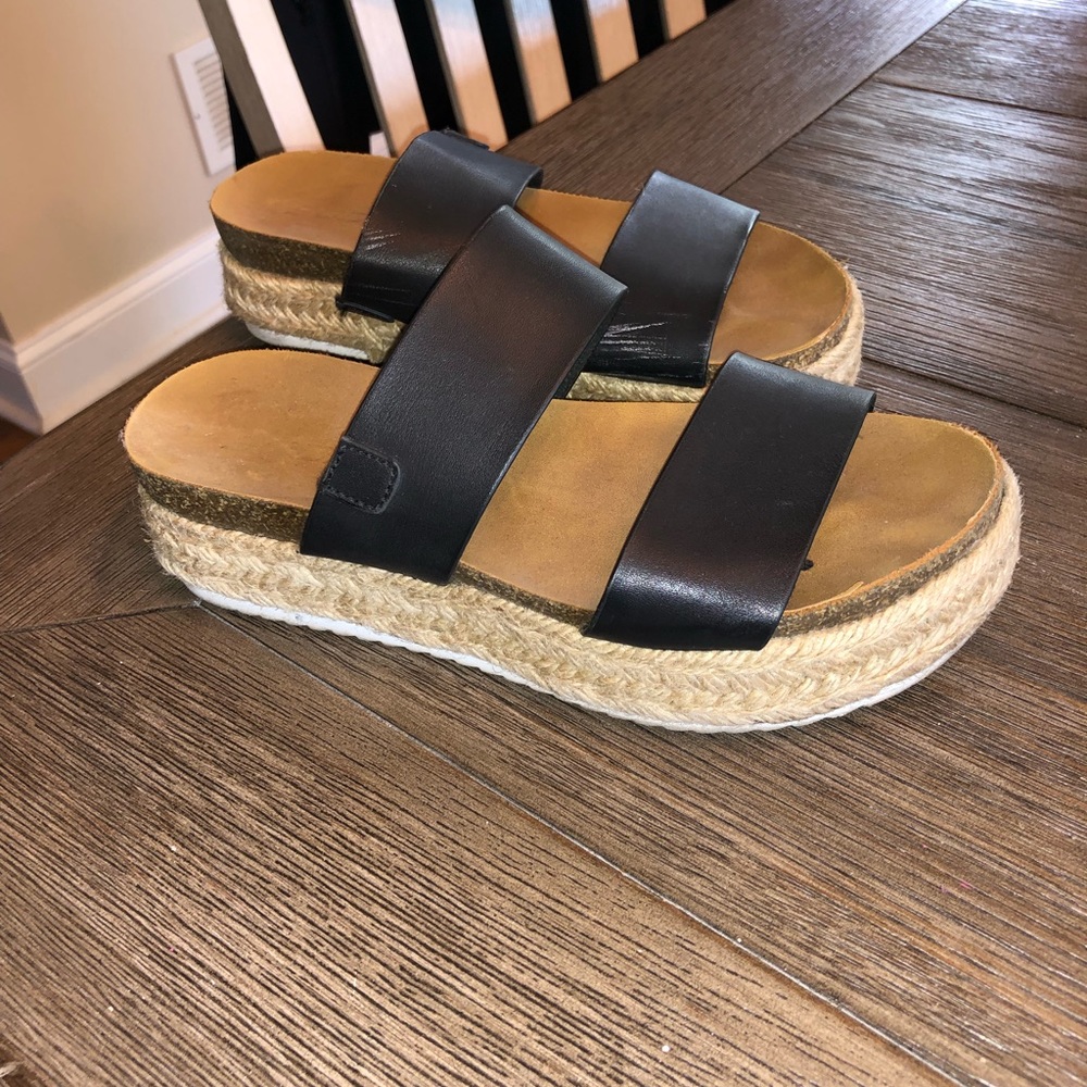 Black platforms! - Picture 3 of 4